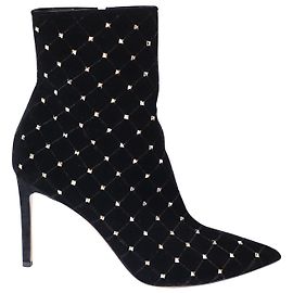 Valentino Garavani Rockstud Quilted Ankle Boots in Black Velvet Black