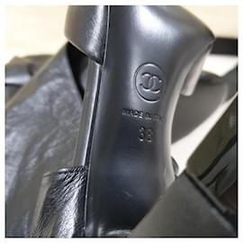 Chanel-Sandália de salto alto Chanel de couro preto com cadarço-Preto