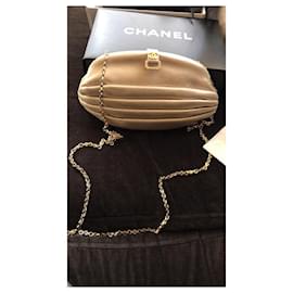 Chanel-Chanel limited edition medium Clutch bag iridescent gold leather with gold chain-Golden