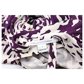 Diane Von Furstenberg-Diane Von Furstenberg New Julian Printed Wrap Dress in Purple Silk-Purple