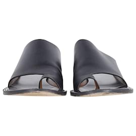 Givenchy-Givenchy Chain-Link Accents Slides in Black Leather-Black