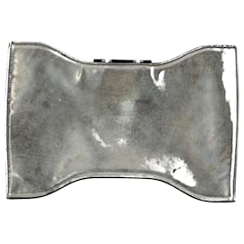 Alexander Mcqueen-Alexander Mcqueen Squeeze It Metal-Effect Clutch in Silver Leather-Silvery,Metallic