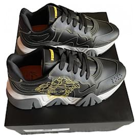 Versace-Squallo-Black