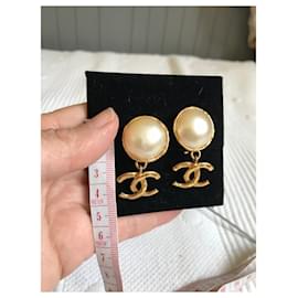 Chanel-Ohrringe-Gold hardware