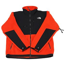 The North Face 95 Retro Denali Jacket in Red Polyester Red