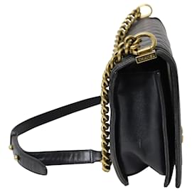 Chanel-Bolsa transversal acolchoada Chanel Boy em couro preto-Preto
