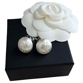 Brincos de Chanel de pérolas e cristais Swarovski Outro
