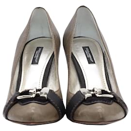 Dolce & Gabbana-Zapatos de tacón puntiagudos con detalle de hebilla de Dolce and Gabbana en cuero marrón-Castaño