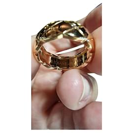 Chanel-anello di cotta di cocco-D'oro