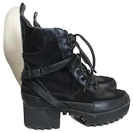 Louis Vuitton-LOUIS VUITTON  Ankle boots T.EU 36.5 Leather-Black