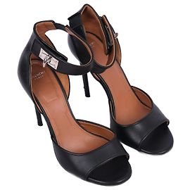 GIVENCHY  Saltos EU 37 Couro Preto