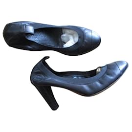 Chanel-Zapatos de tacón de cuero negros, 37,5.-Negro