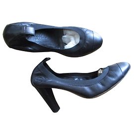 Chanel Escarpins cuir noir, 37,5. Noir