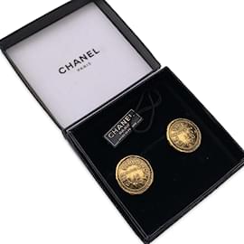 Chanel-Vintage Gold Metal Round Rue Cambon Clip On Earrings-Golden