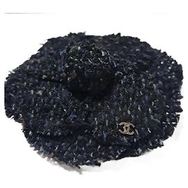 Beautiful Chanel Camellia brooch Blue Grey