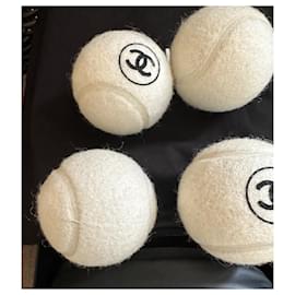 Chanel-CHANEL klassisches Tennisball-Set-Weiß