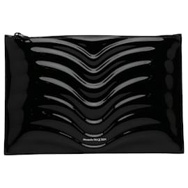 Alexander Mcqueen-Alexander McQueen Black Patent Wave Zipped Clutch-Black