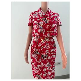 Chanel-Vestido de seda con flores y botones de trébol de CHANEL-Roja