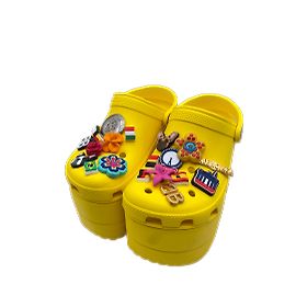 BALENCIAGA  Mules & clogs T.EU 36 rubber Yellow