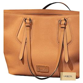 Lancel-bolsa de ombro novinha, valor 1400 euros-Rosa