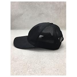 Gucci-** Boné Gucci Black Mesh-Preto