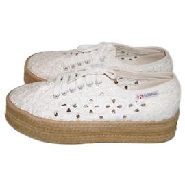 Sneakers Superga con ricamo inglese Altro