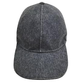 Gucci-**Boné de Lã Cinza Gucci-Cinza