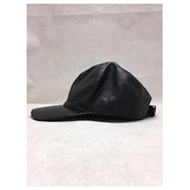 Fendi-**Bone de Couro Fendi Marrom-Marrom