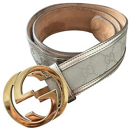 Cinturón Gucci Interlocking Buckle Cuero Plateado Plata