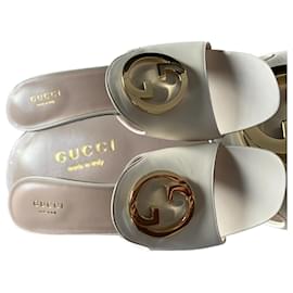 Gucci-Sandálias-Branco