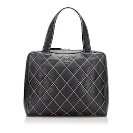 Chanel-Bolsa de couro matelassé Chanel Wild Stitch preta em bom estado-Preto