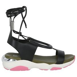 Salvatore Ferragamo Sandales plates à lacets Ferragamo Noir