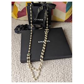Chanel-CC A15C Cruise Dubai 2015 Logo Pearl Long Necklace Box-Golden