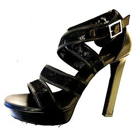 Sandália couro e renda Saint Laurent Preto
