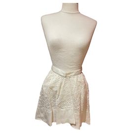 Saia curta Isabel Marant em bordado inglês creme Creme