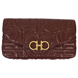 Salvatore Ferragamo-Salvatore Ferragamo Quilted Gancini Wallet-On-Chain Bag in Burgundy Leather-Dark red