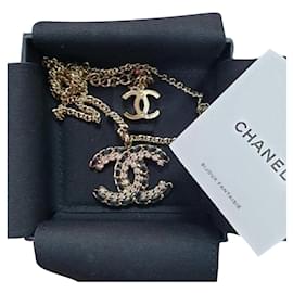 Chanel-Chanel G22 Pingente de metal dourado com logotipo CC-Dourado