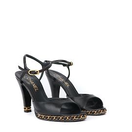 CHANEL - Escarpins intemporels (T37.5) Noir