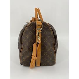 Louis Vuitton-Bandouliere Keepall de lona revestida marrón de Louis Vuitton 50-Castaño