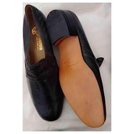 Autre Marque-Flache Schuhe aus exotischem Leder-Schwarz