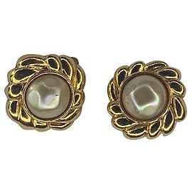 Boucles d'oreilles Chanel fleur dorée et perle Crème Bijouterie dorée