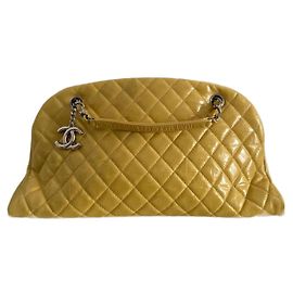 Bolsa Chanel Mademoiselle Amarela de Couro Amarelo