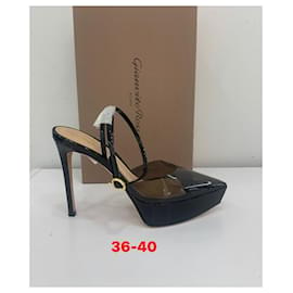 Gianvito Rossi-Sandali di Gianvito Rossi-Nero