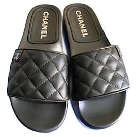 Chanel-Zapatilla de papá-Negro