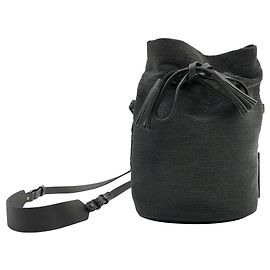 Brunello Cucinelli Sac seau Precious en perles gris acier avec pompon à cordon de serrage Gris