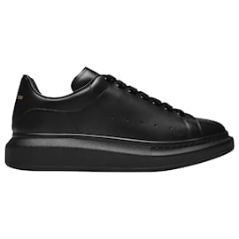 Alexander Mcqueen-Übergroße Sneakers aus schwarzem Leder und schwarzem Absatz-Schwarz