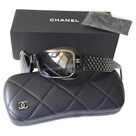 Chanel-Anno 2000 - Logo CC dorato - Rami trapuntati con borchie dorate-Nero,D'oro