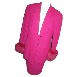 Escada Terno de saia Fuschia