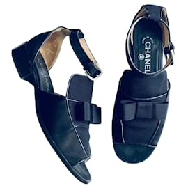 Chanel-Sandalias estilo mocasín con punta abierta-Negro