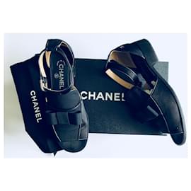 Chanel-Sandalias estilo mocasín con punta abierta-Negro